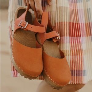 MIA ABBA clogs /sandals new